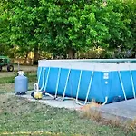 Lovely Home In Barjac With Outdoor Swimming Pool Сasa de vacaciones *