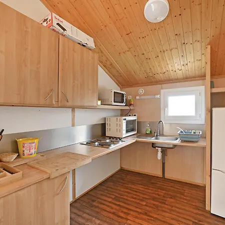 بيت للعطل 2 Bedroom Stunning In